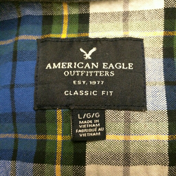 American Eagle Classic Fit Button Down - Large - Picture 2 of 4